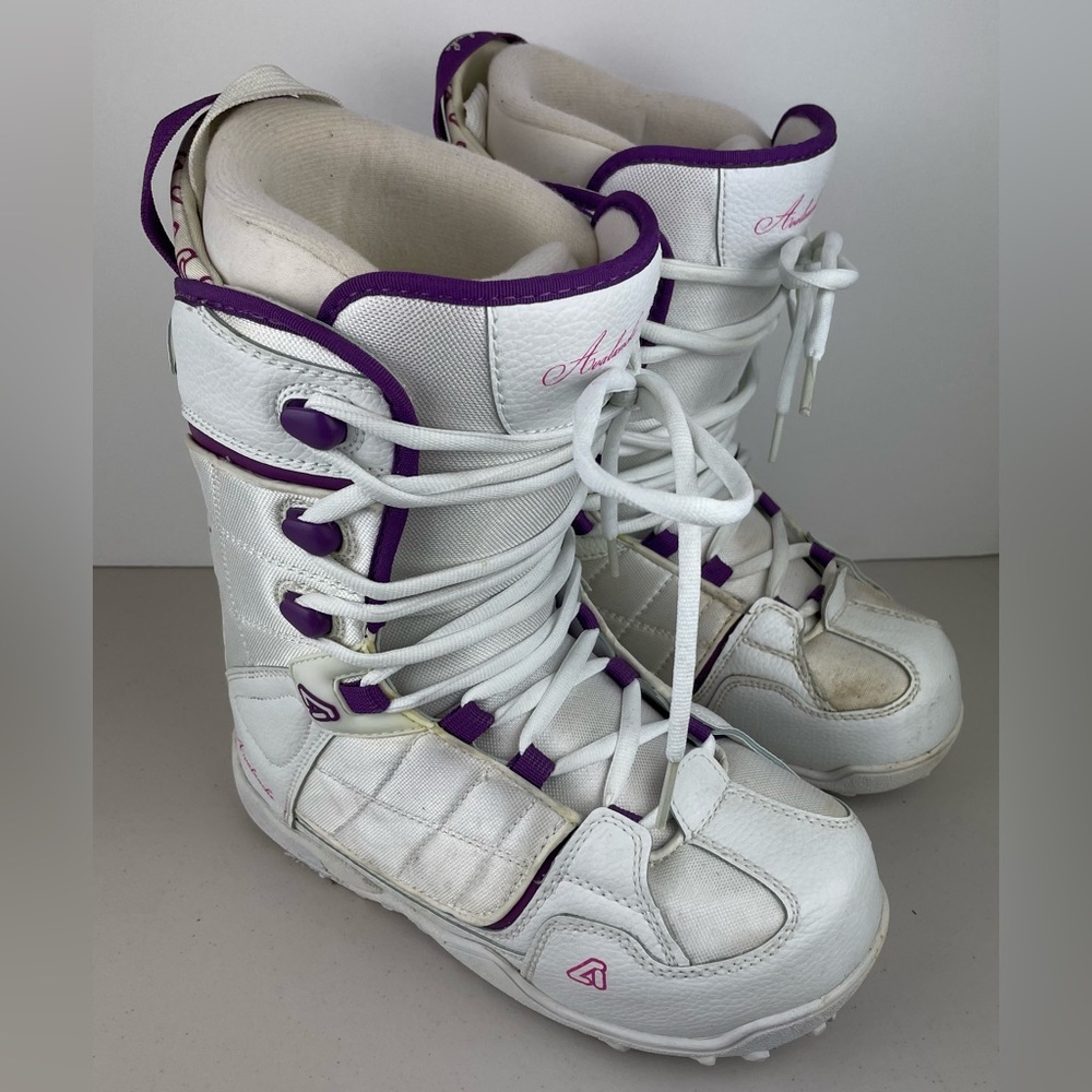 Avalanche Eclipse Snowboard Boots - Women’s Size 10